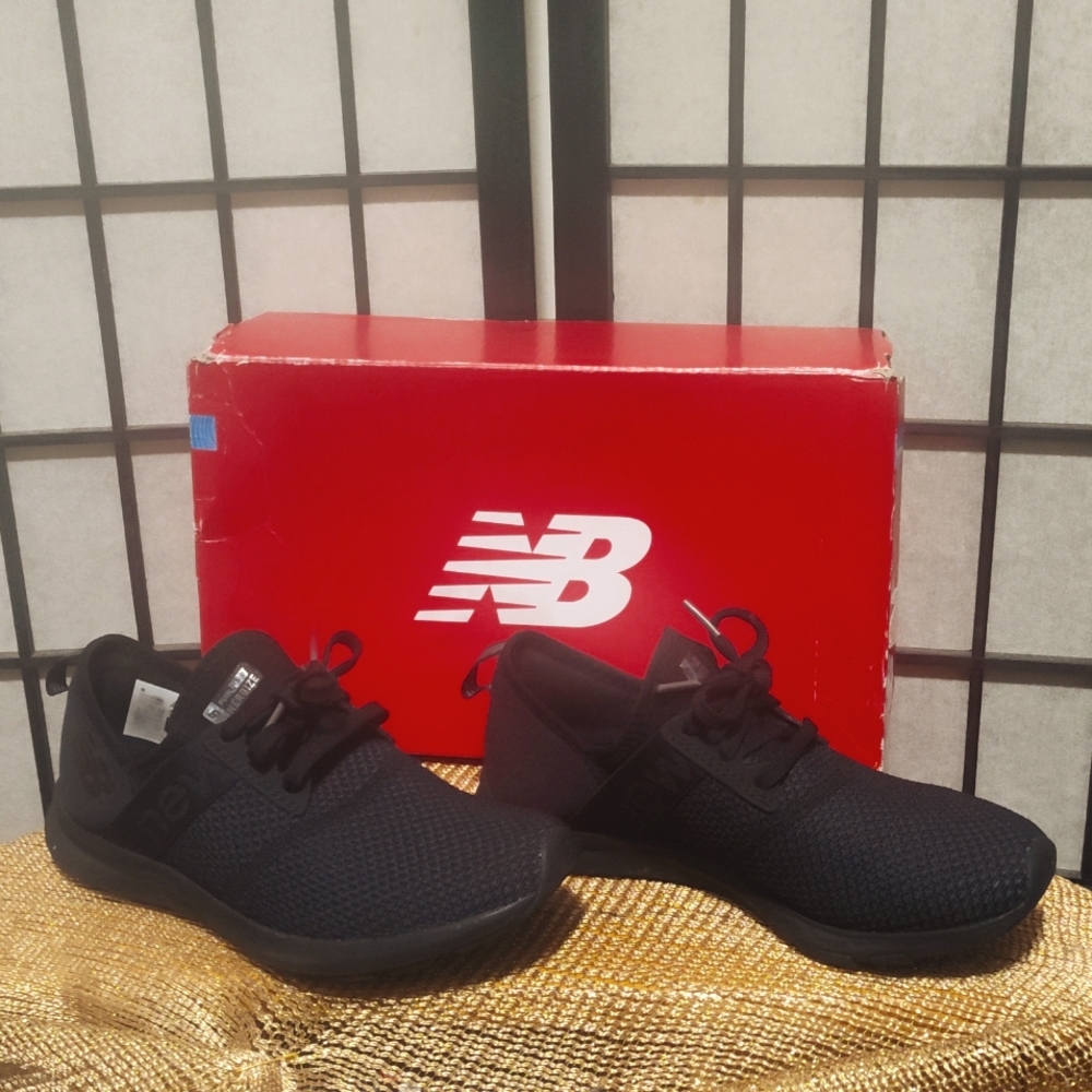 Black New balance shoes size 6